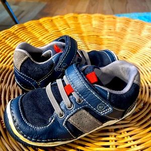 Stride rite toddler boy size 7 leather shoes